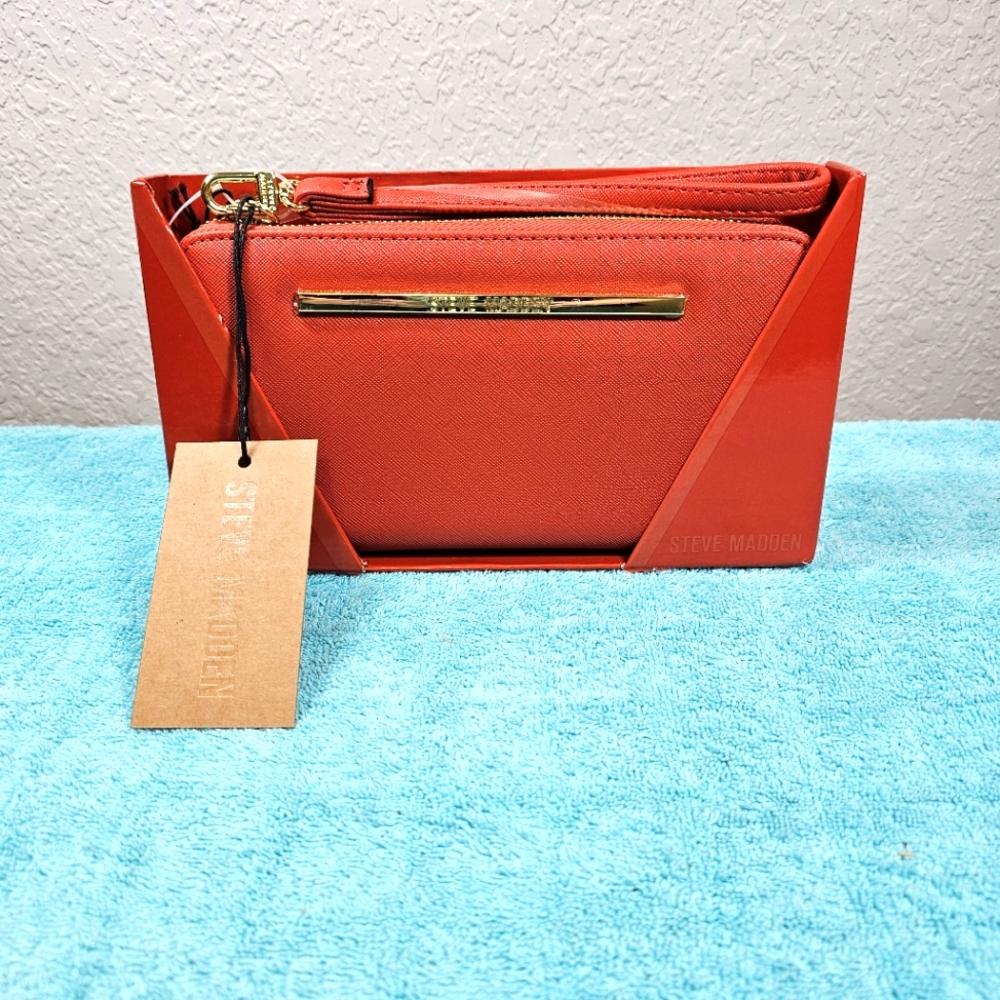 Steve Madden Zip Around Wallet Wristlet Ginger